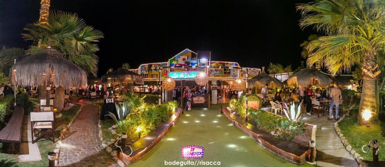 Residence Anchisemare Alba Adriatica Buitenkant foto