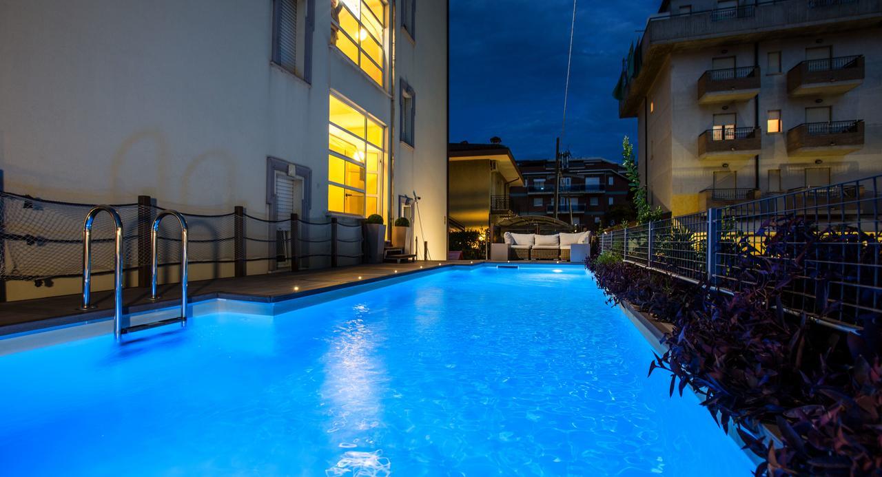 Residence Anchisemare Alba Adriatica Buitenkant foto