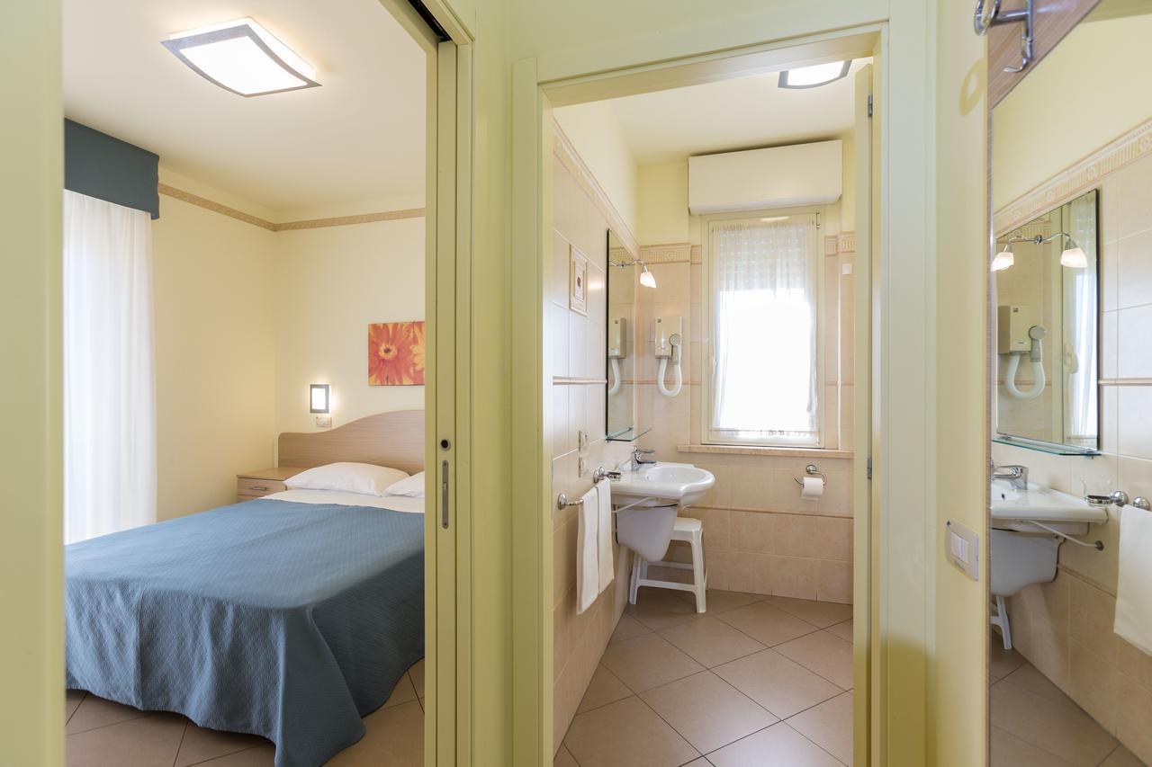 Residence Anchisemare Alba Adriatica Buitenkant foto